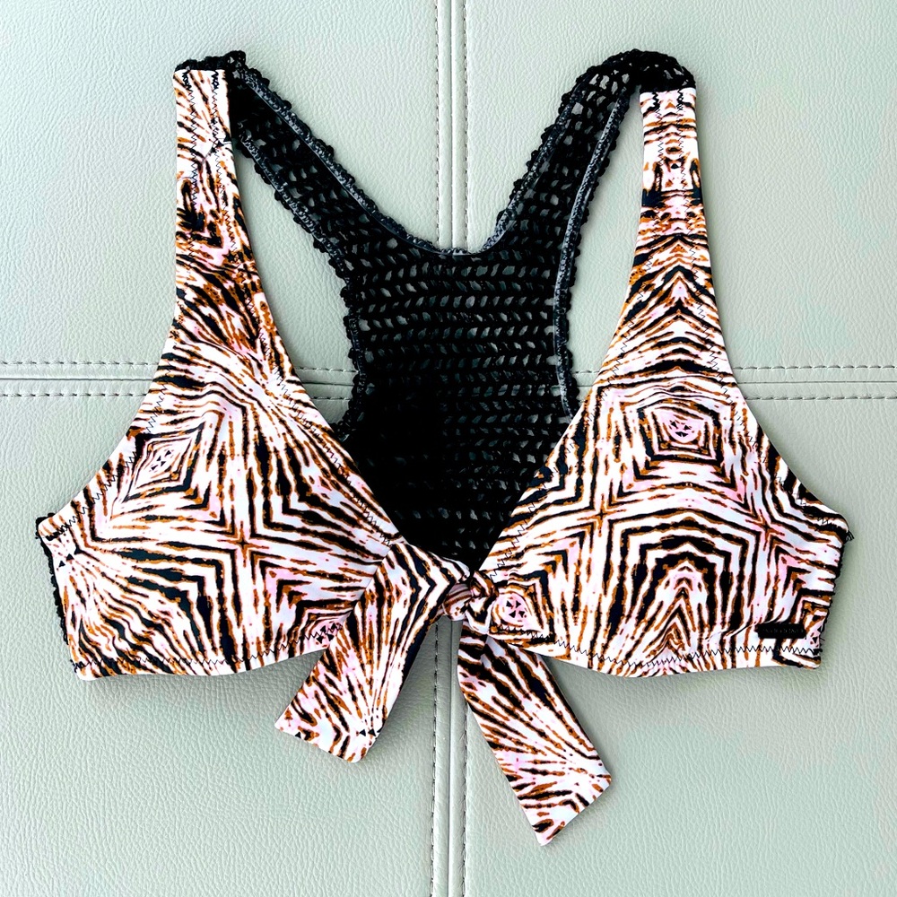 Volcom Tie-Front Crochet-Back Racerback Bikini Top in Size Medium NEW